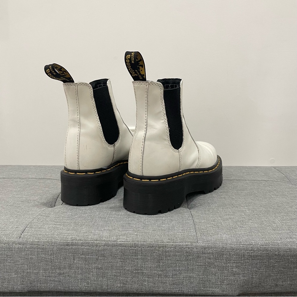 Dr Martens 2976 SMOOTH LEATHER PLATFORM CHELSEA BOOTS